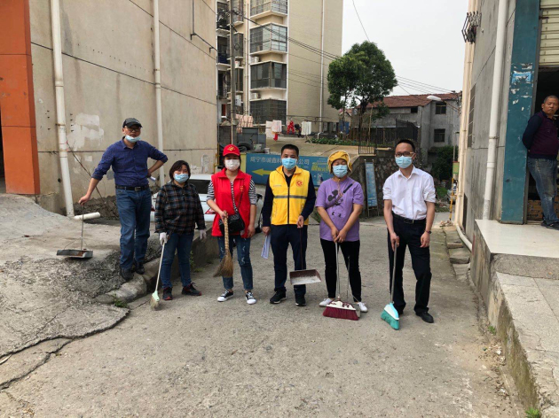 2下沉包保社区组织开展支部主题活动_编辑.jpg