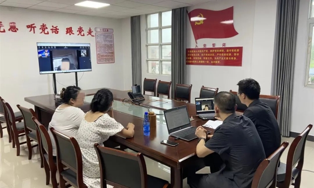 1崇阳法院白霓法庭利用多功能室互联网开庭1.jpg