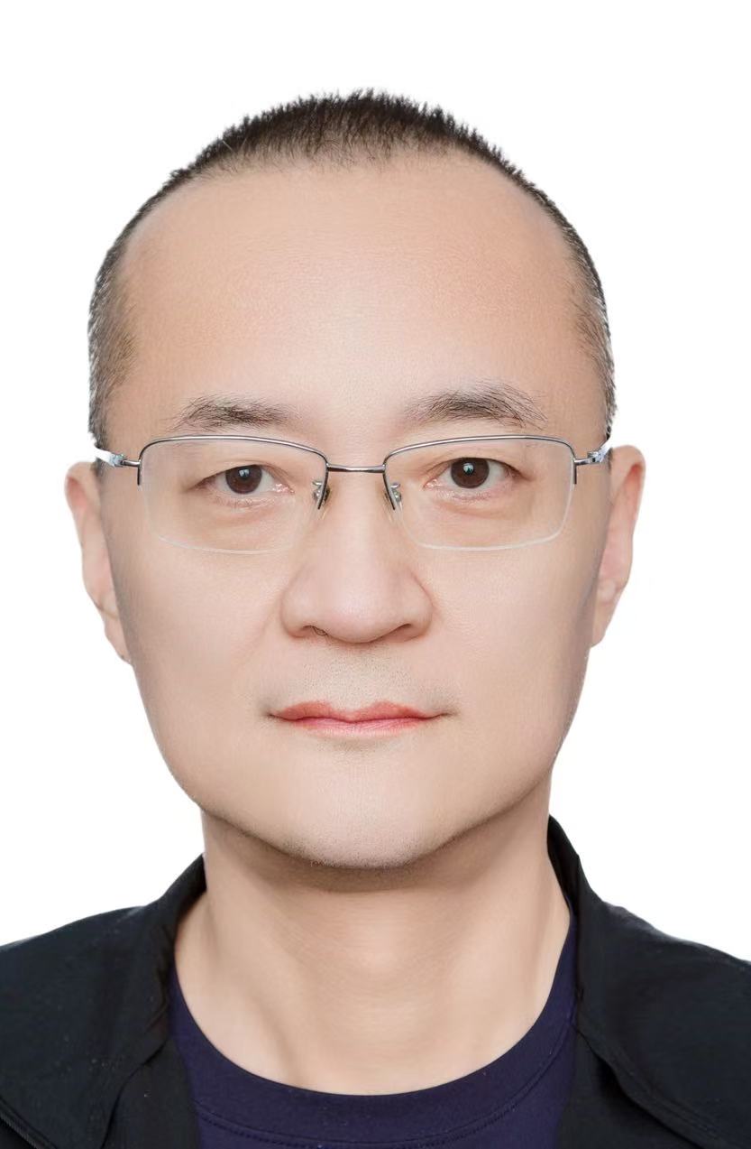 刘晖 刘晖 咸宁市中级人民法院党组成员、市纪委监委派驻市法院纪检监察组组长.jpg